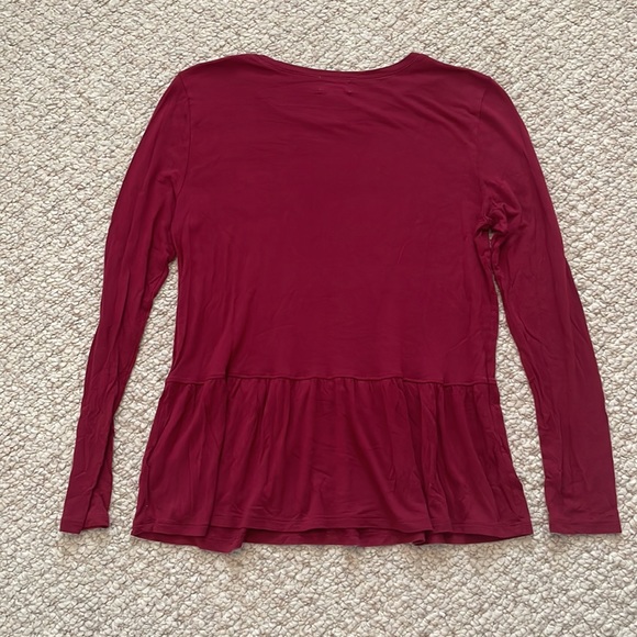 🎉 Old Navy red long sleeve peplum blouse top - Picture 7 of 8
